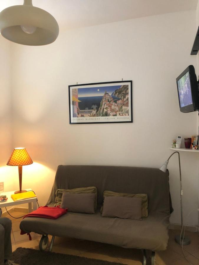 Caio Asinio Apartment *