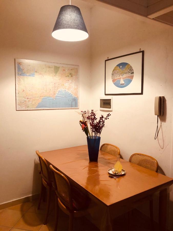 Caio Asinio Apartamento Nápoles