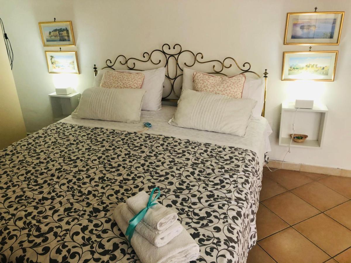 Caio Asinio Apartamento Nápoles