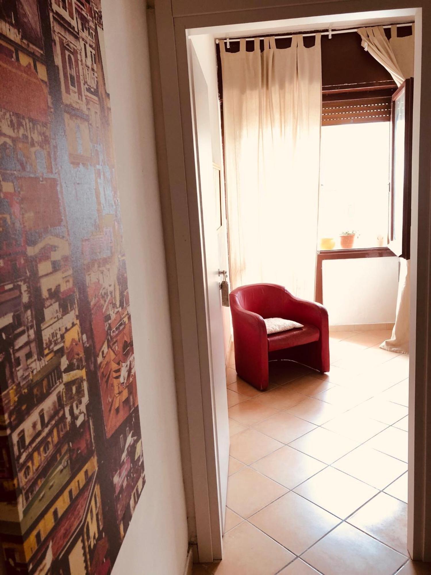 Caio Asinio Apartamento Nápoles